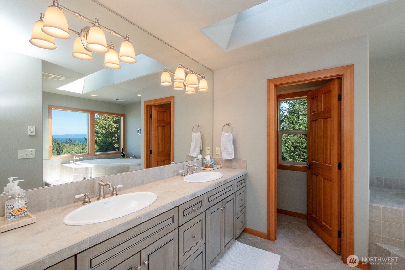 1668 Freshwater Bay Road Property Photo 29