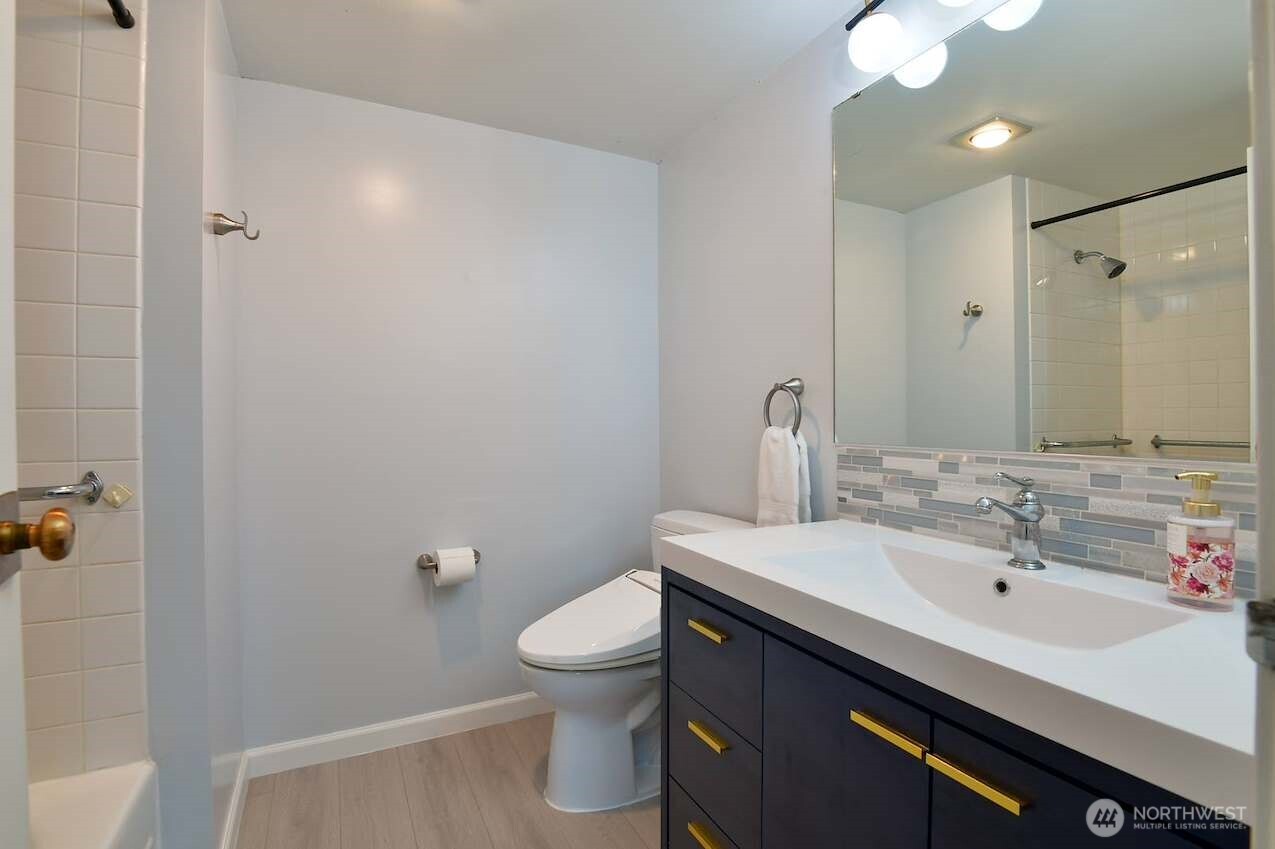 4540 8th Avenue 1605 Property Photo 17