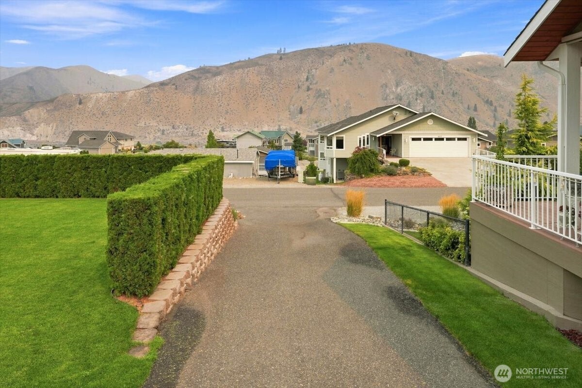 470 W Entiat Drive Property Photo 4