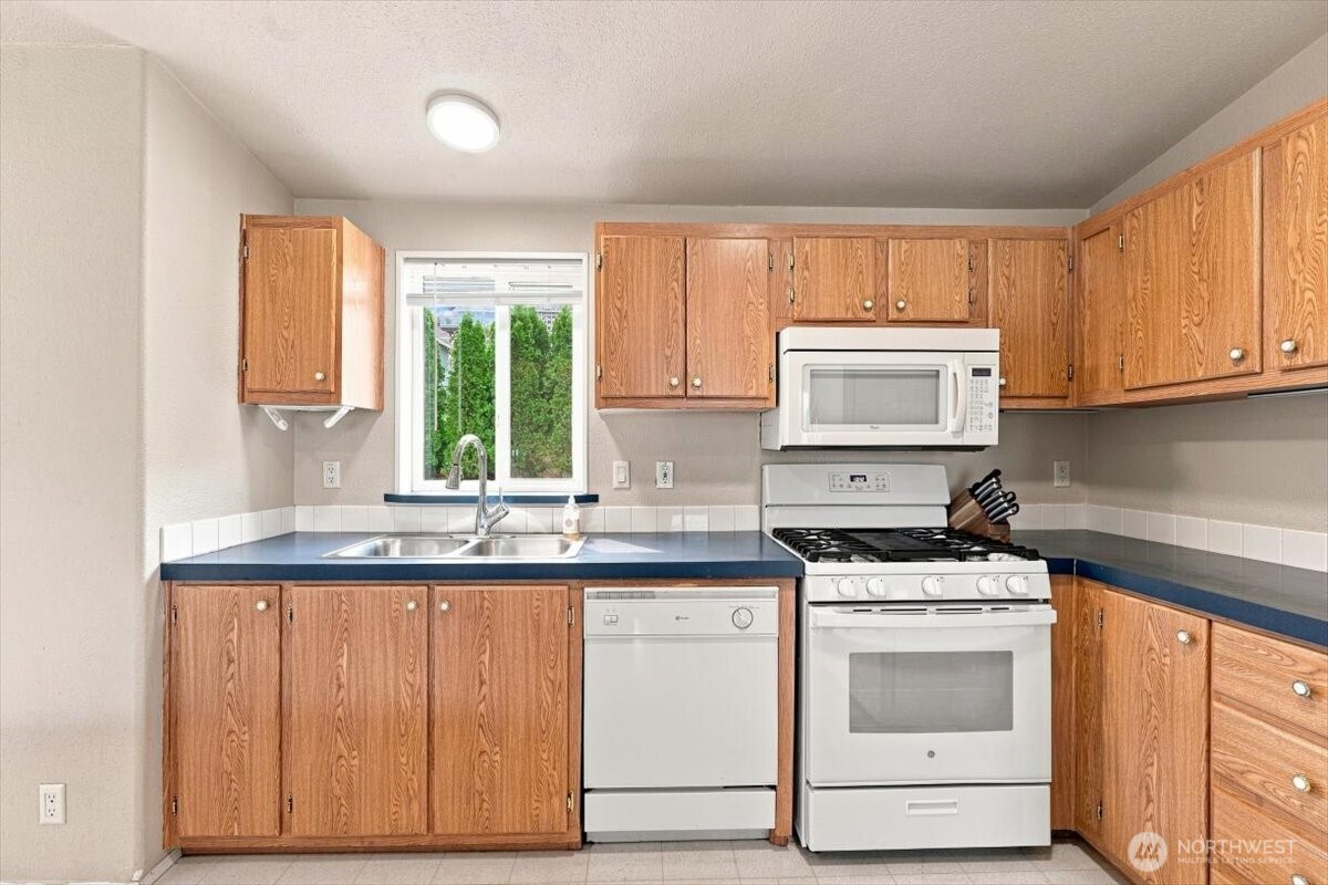 470 W Entiat Drive Property Photo 11