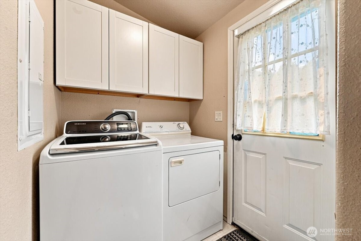 470 W Entiat Drive Property Photo 14