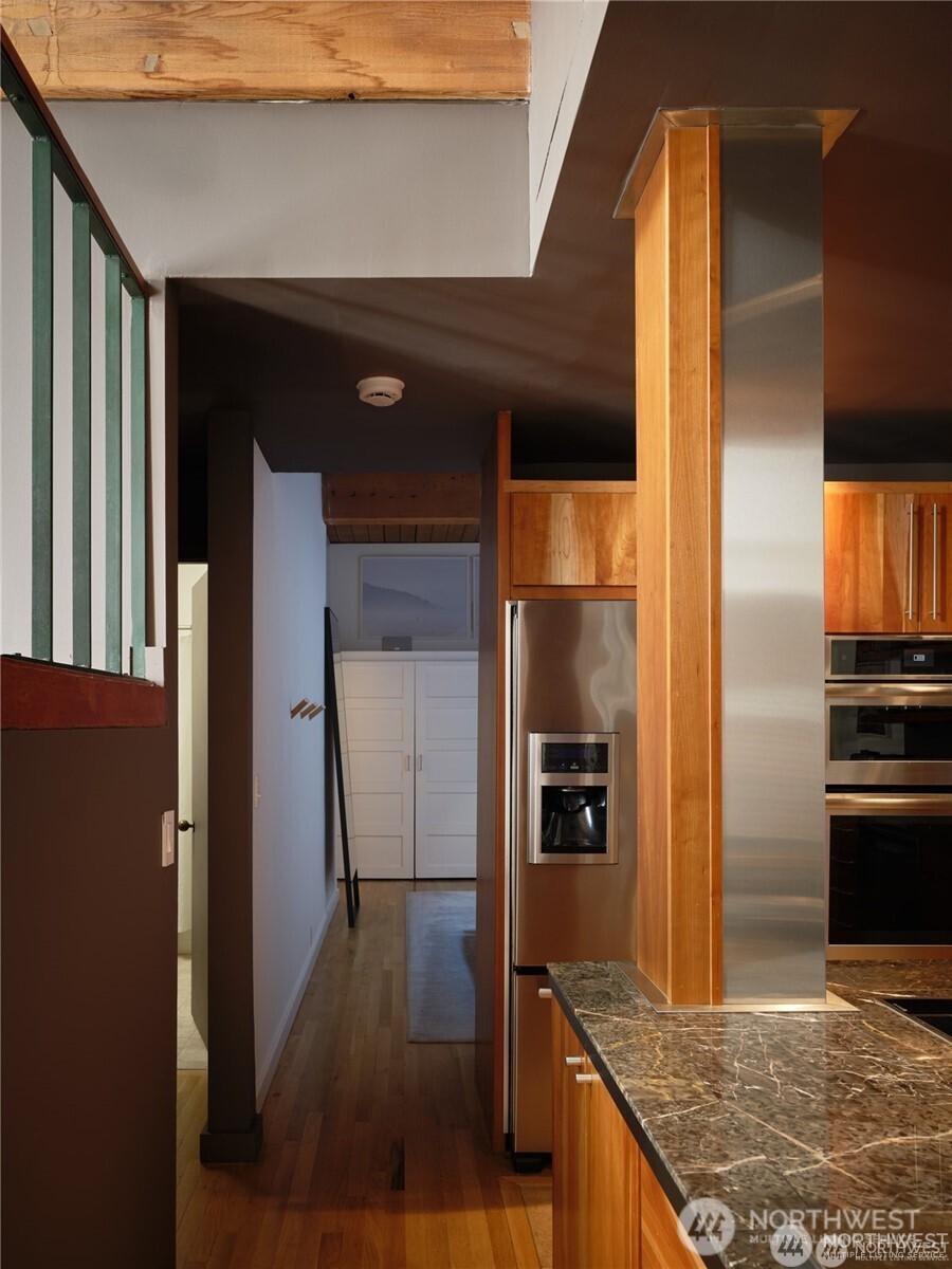 611 Post Avenue 7 Property Photo 14