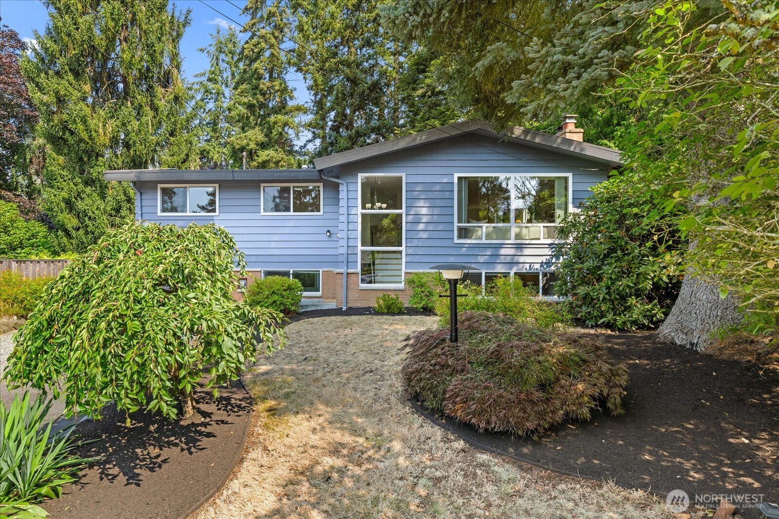 15631 58th Place Property Photo 1
