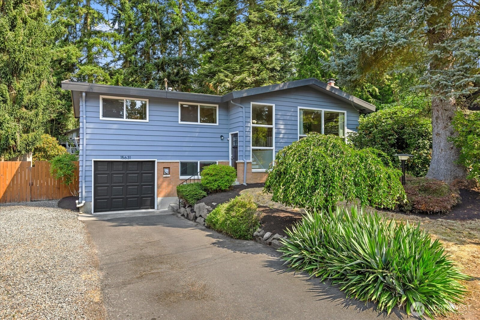 15631 58th Place Property Photo 2