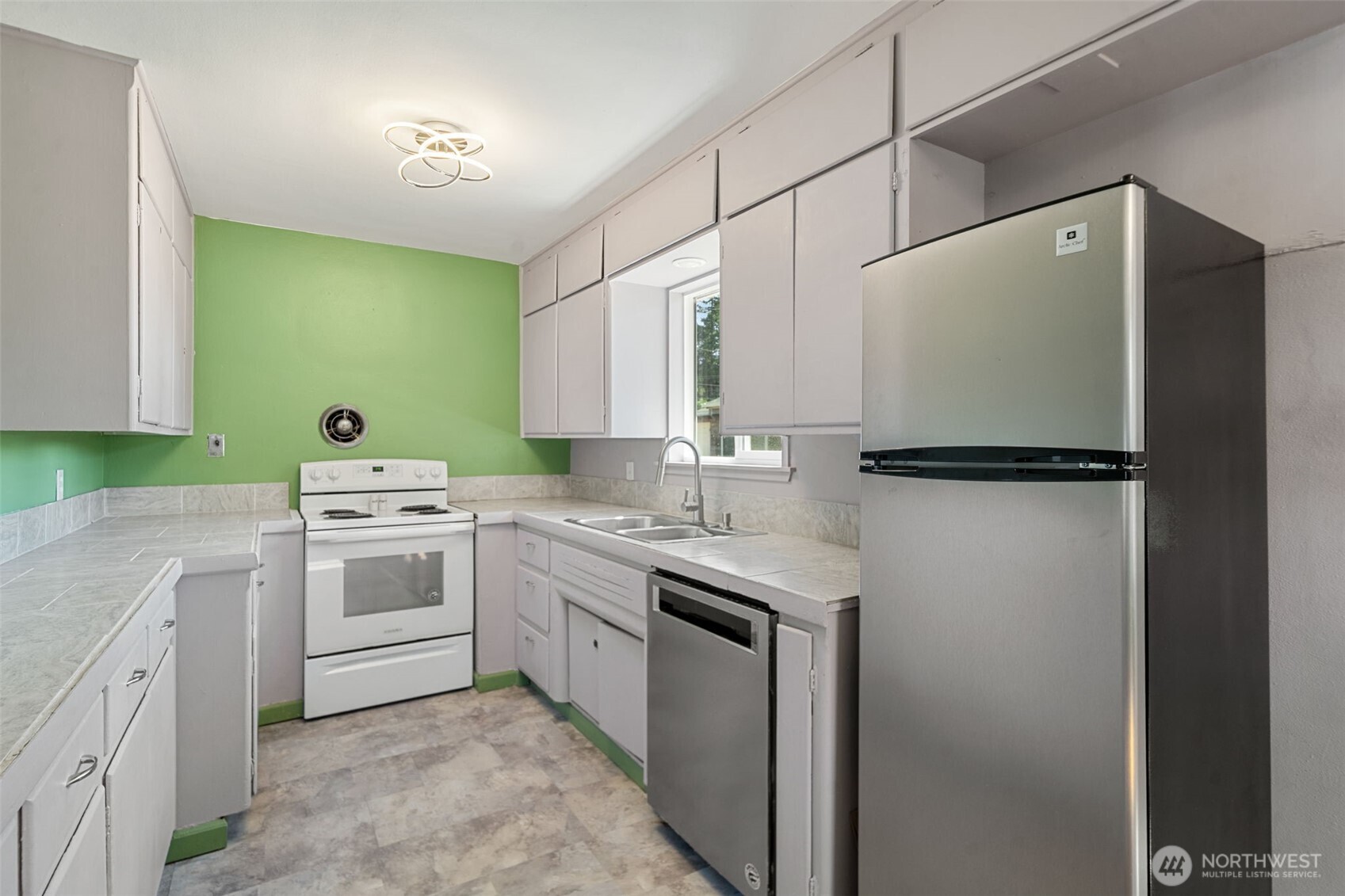 2015 Adams Street Property Photo 9
