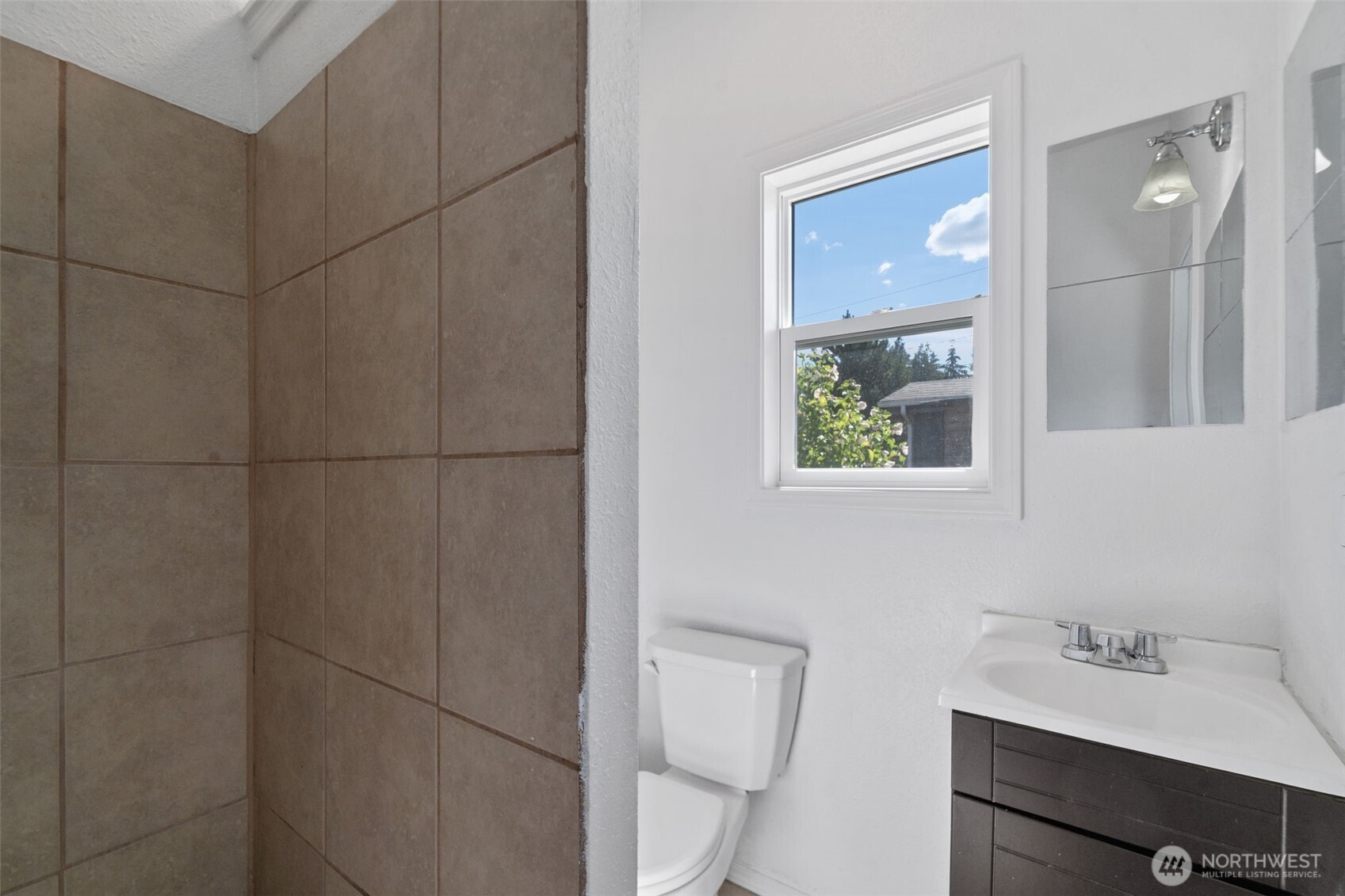 2015 Adams Street Property Photo 22
