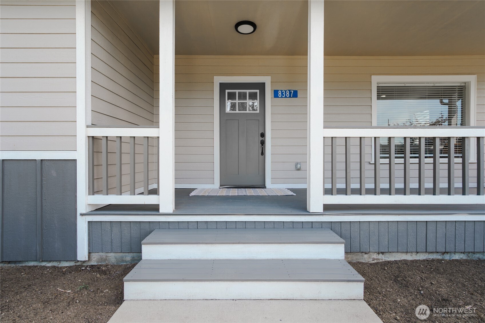 8387 Dyer Street Property Photo 7