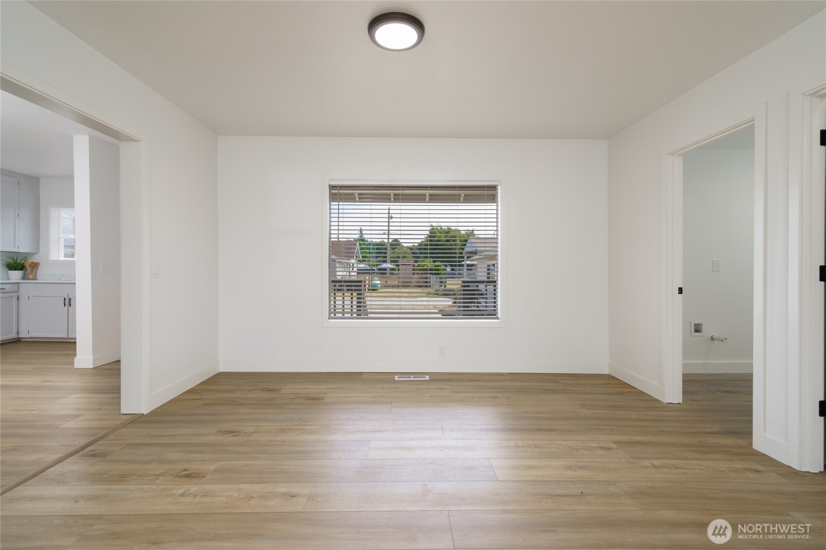 8387 Dyer Street Property Photo 10