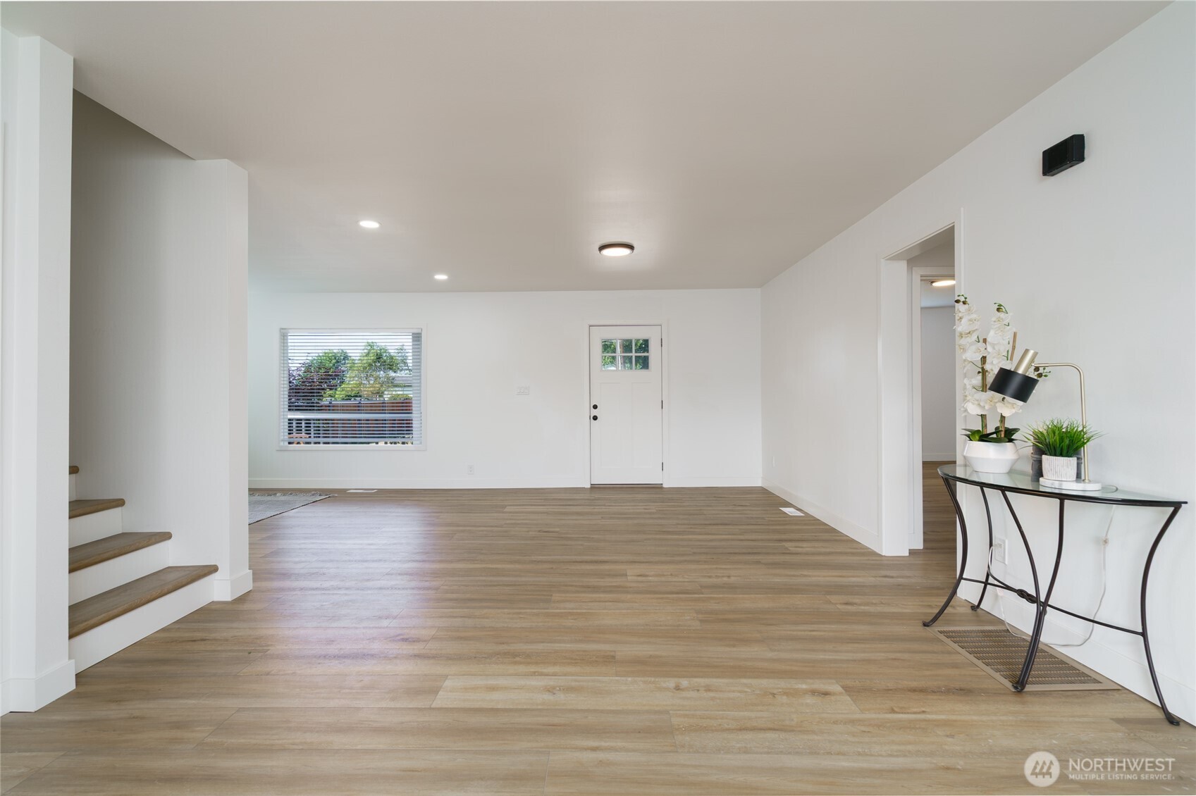 8387 Dyer Street Property Photo 11