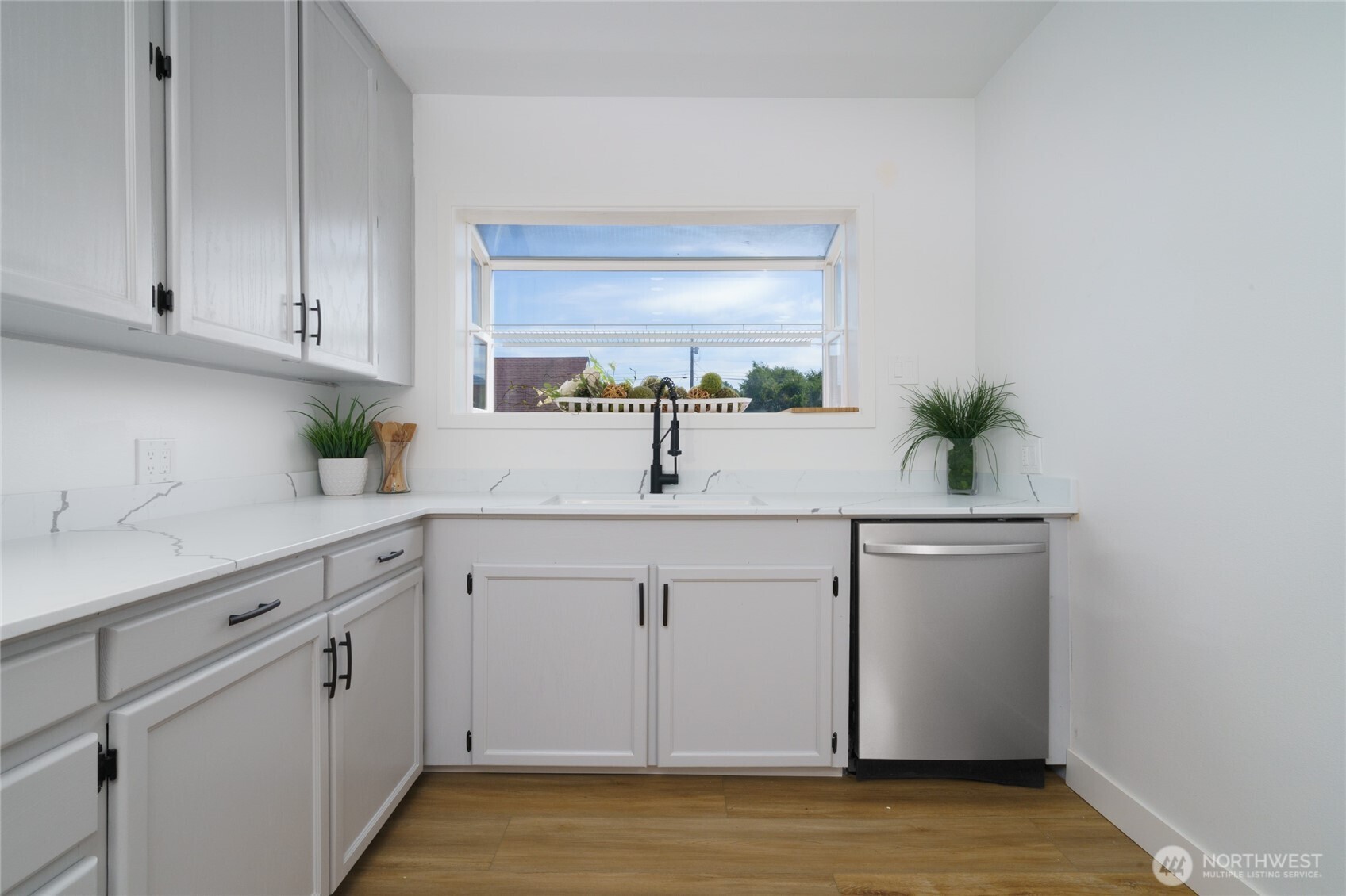 8387 Dyer Street Property Photo 14