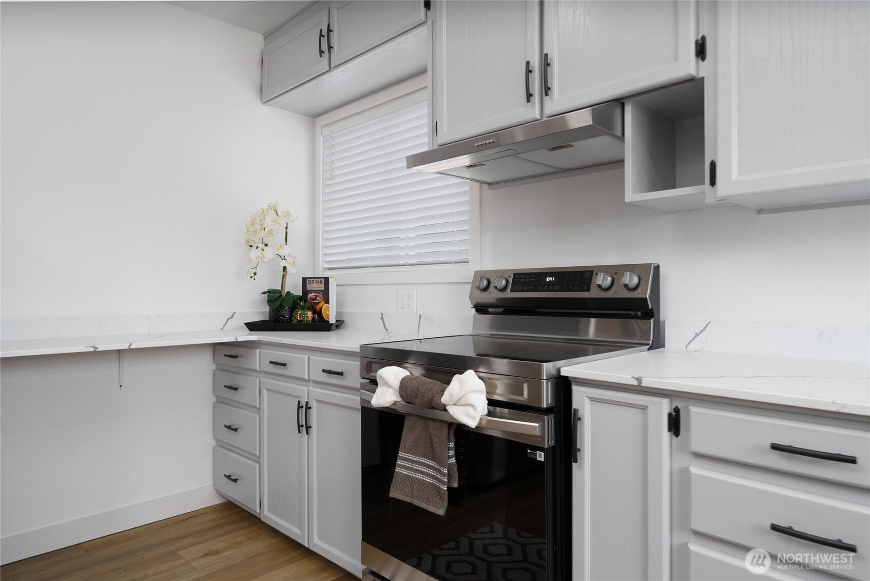 8387 Dyer Street Property Photo 15
