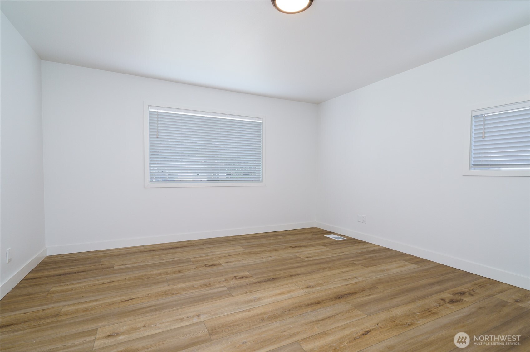 8387 Dyer Street Property Photo 17