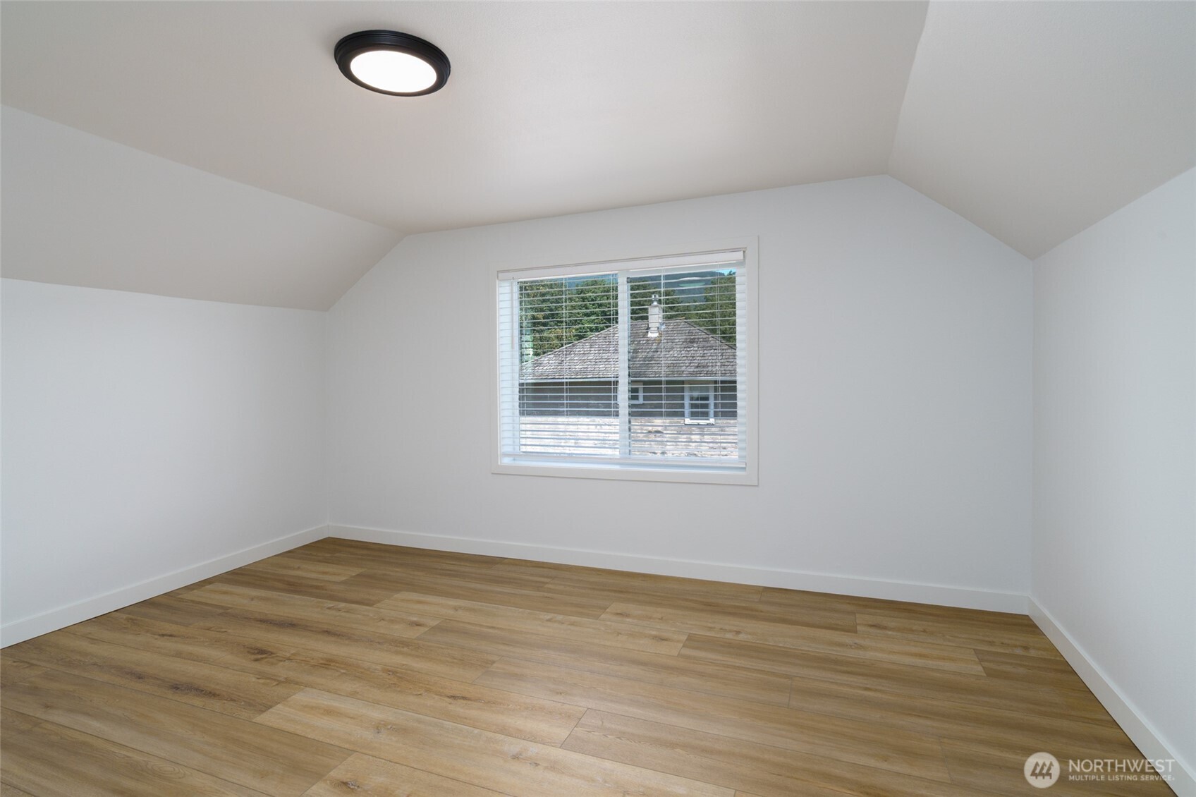 8387 Dyer Street Property Photo 26