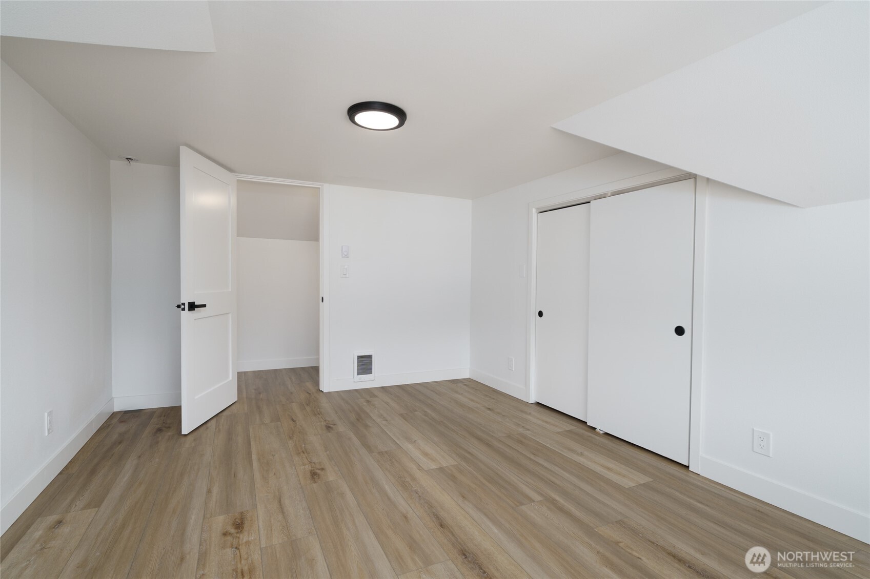 8387 Dyer Street Property Photo 29
