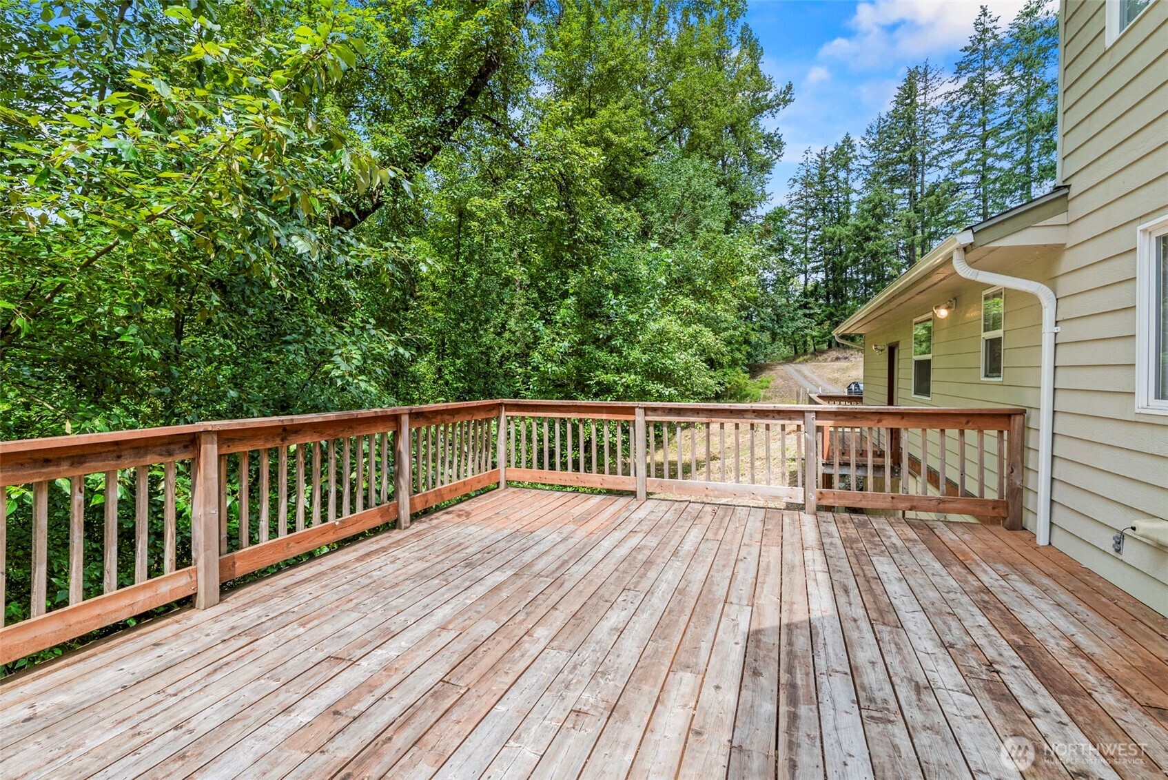 551 Haussler Road Property Photo 16