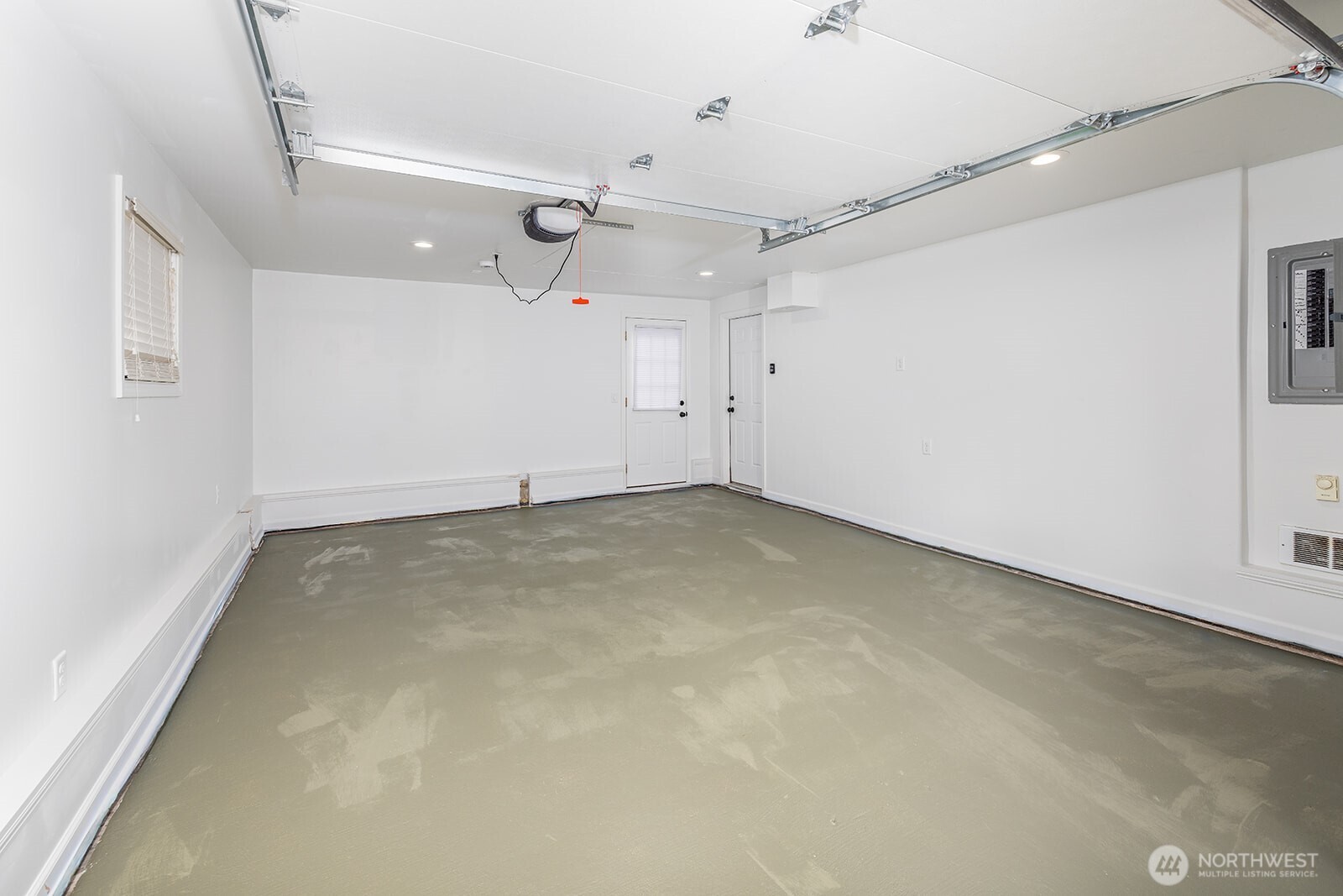 13734 Stone Avenue Property Photo 19