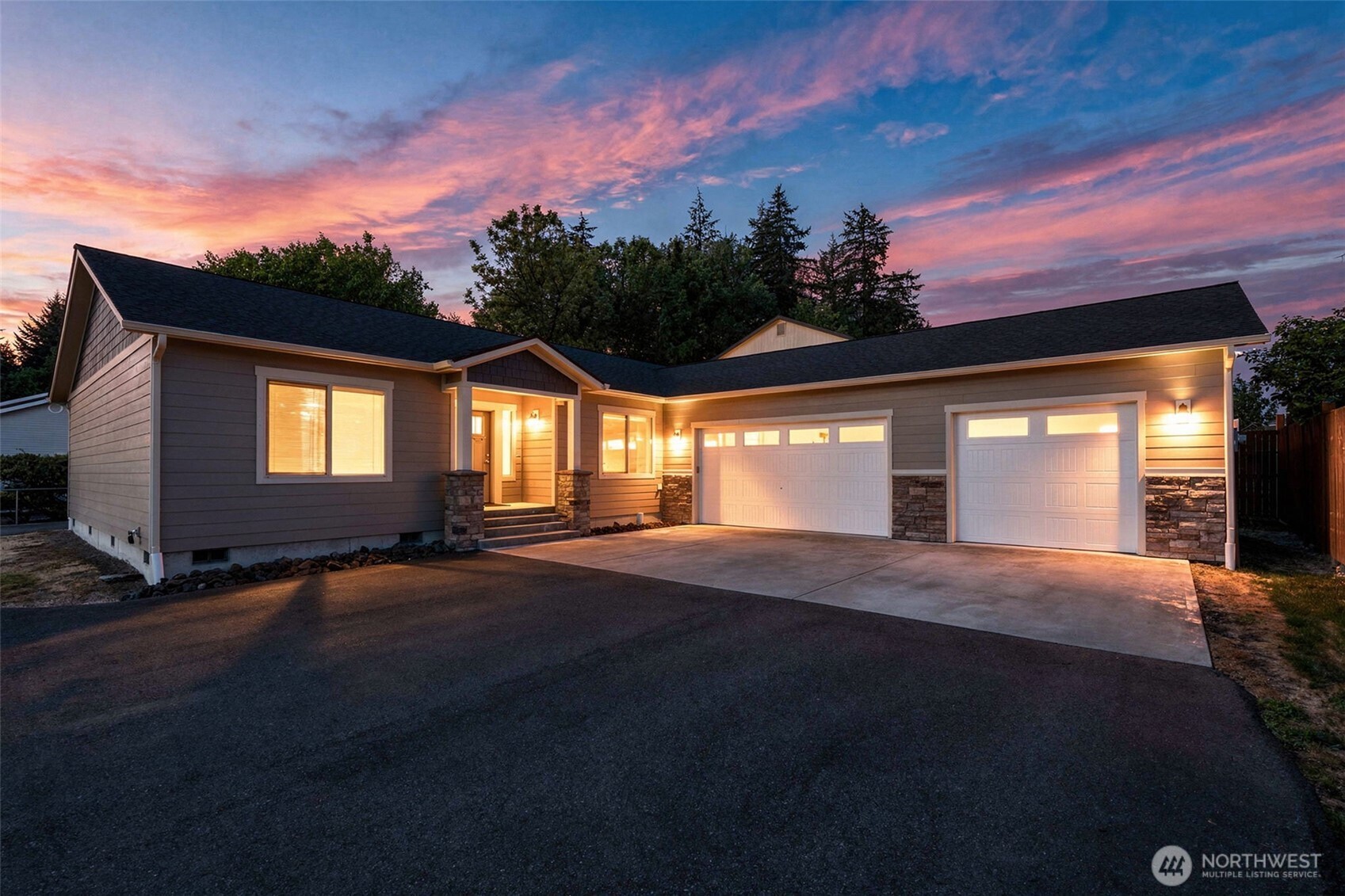 1790 Westside Court Property Photo 1