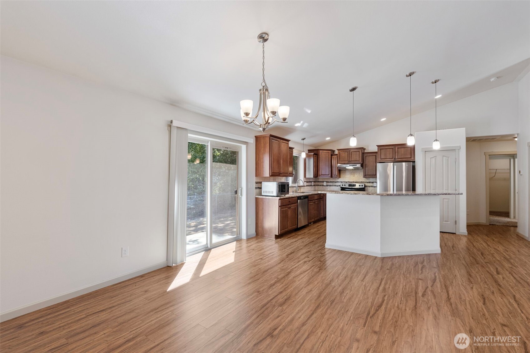 1790 Westside Court Property Photo 4