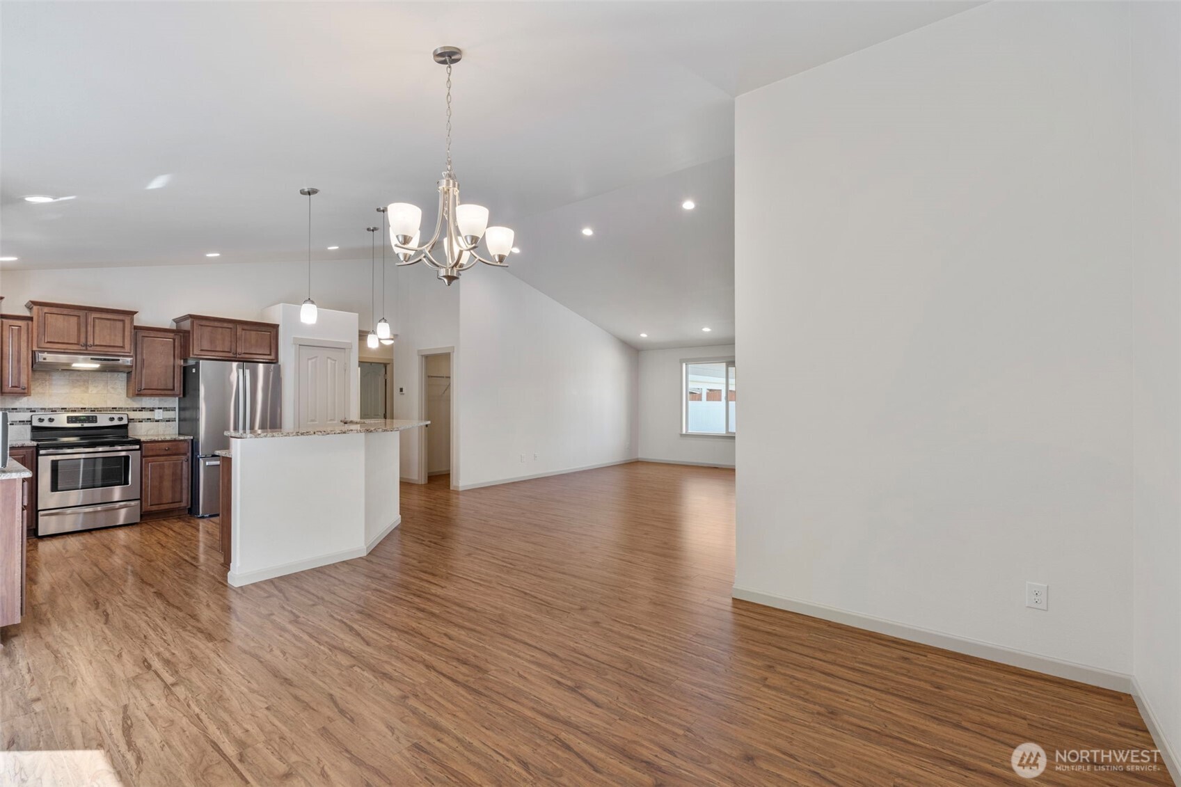 1790 Westside Court Property Photo 5