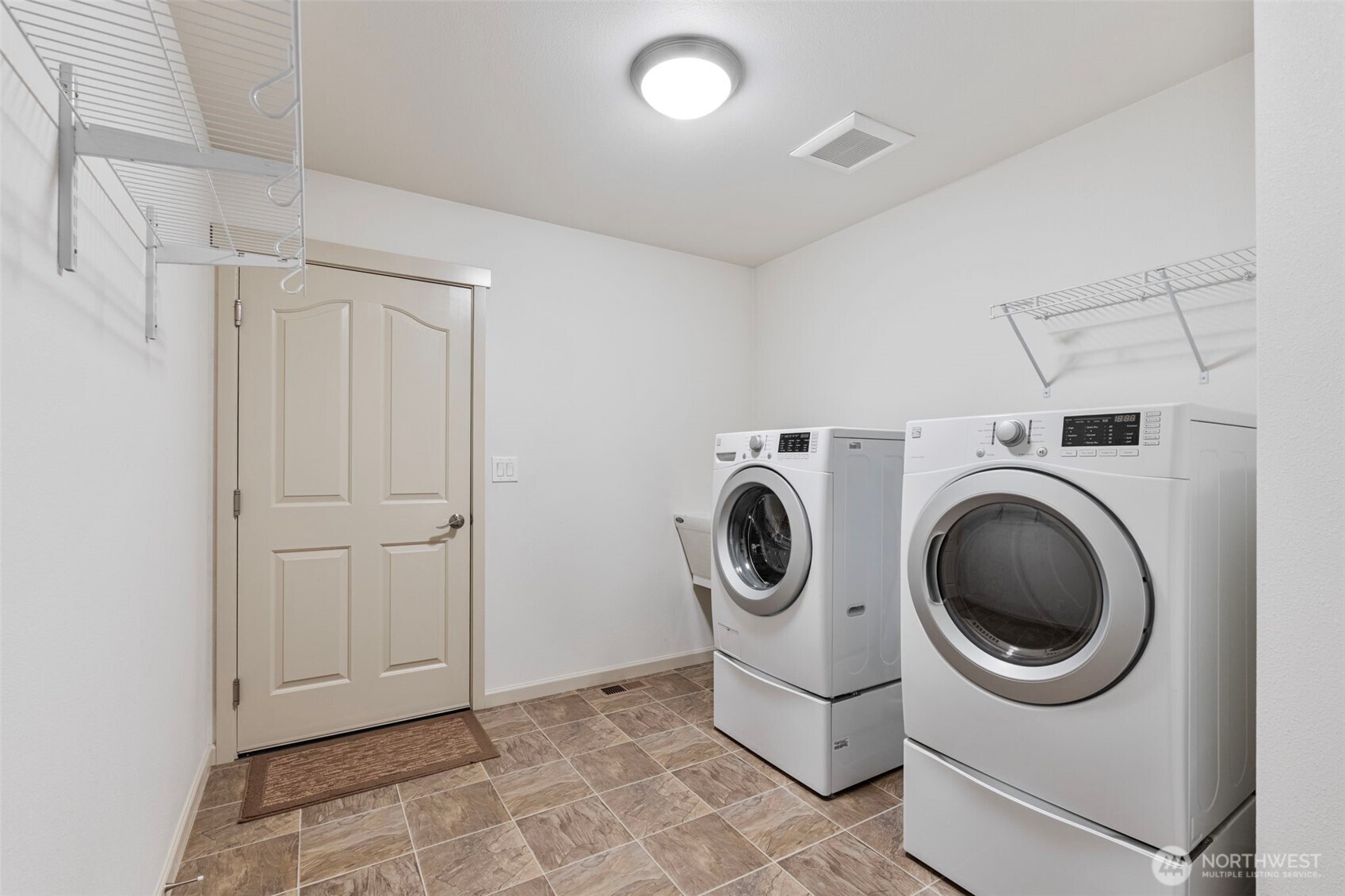 1790 Westside Court Property Photo 28