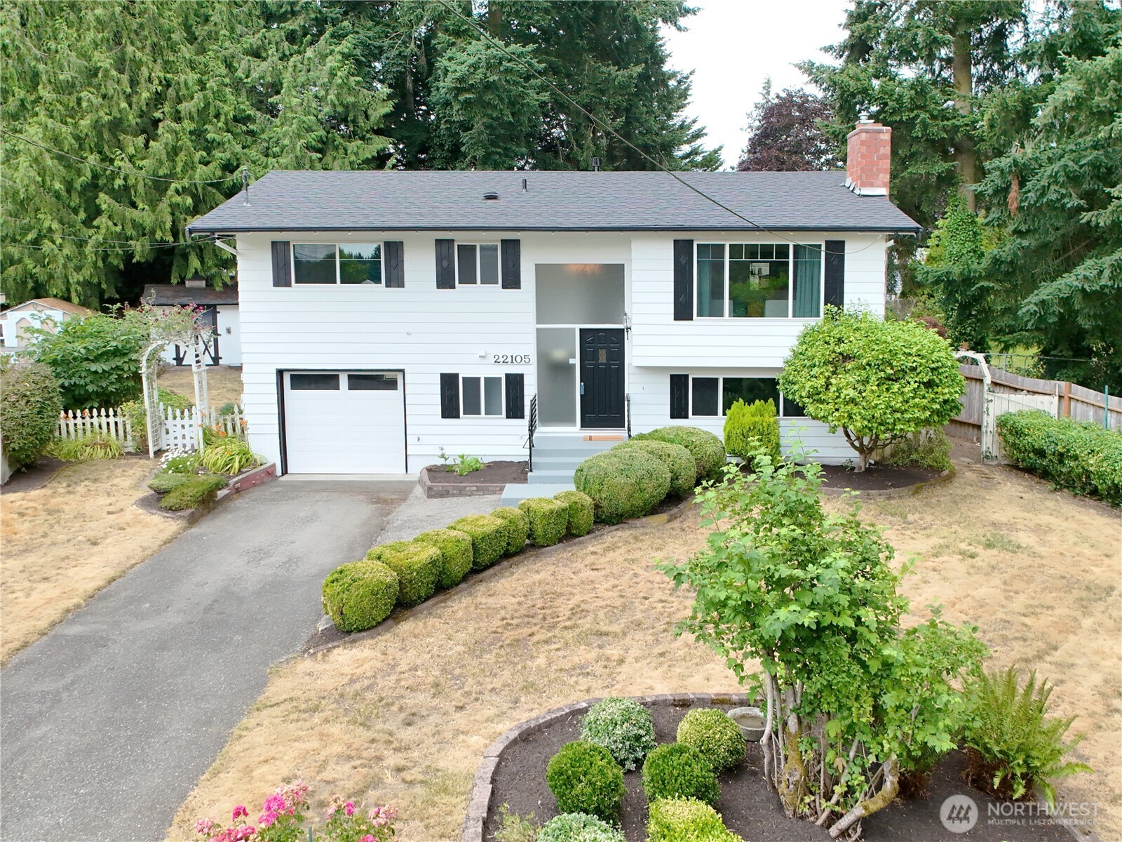 22105 78th Place Property Photo 1