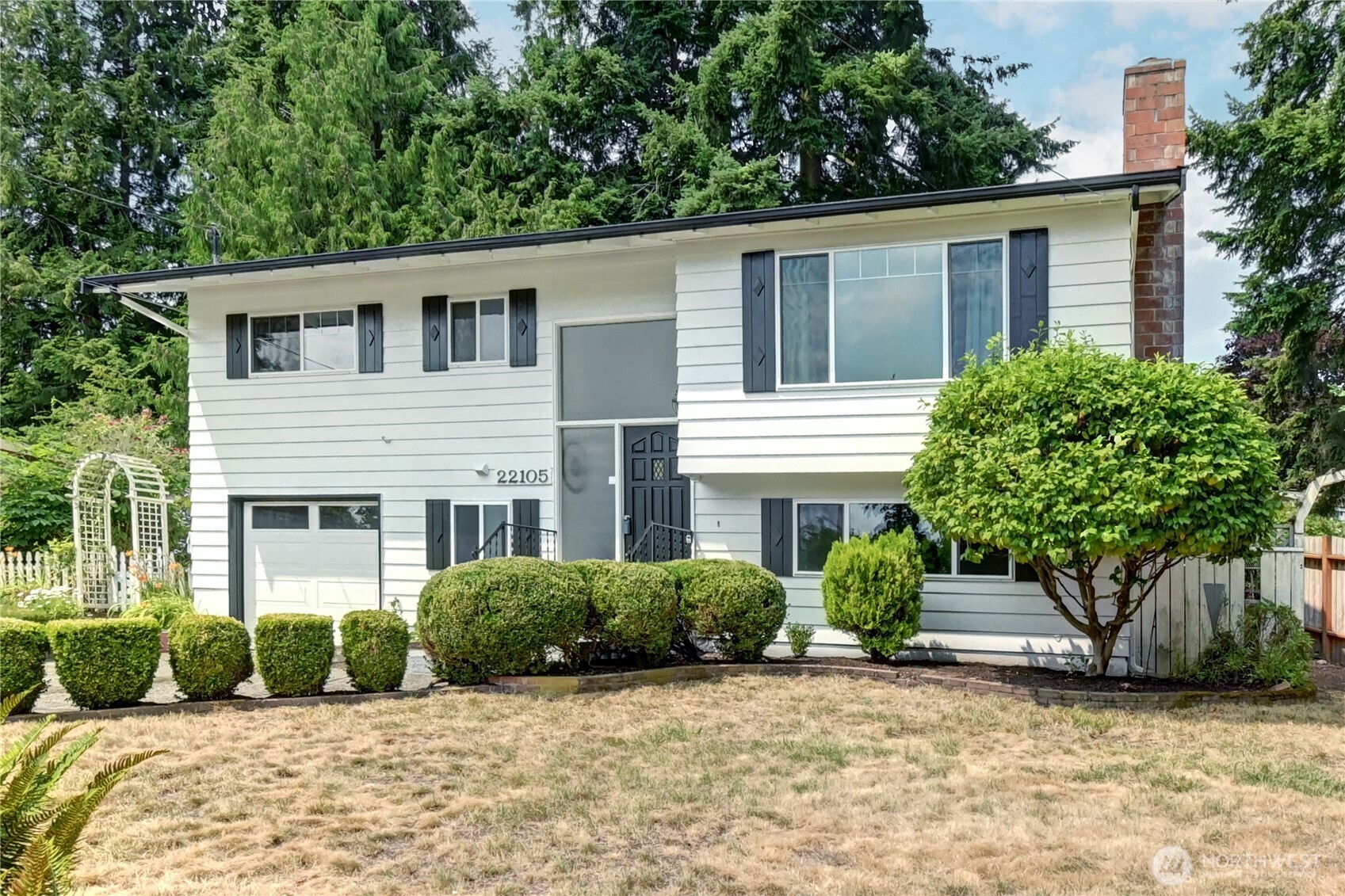22105 78th Place Property Photo 3