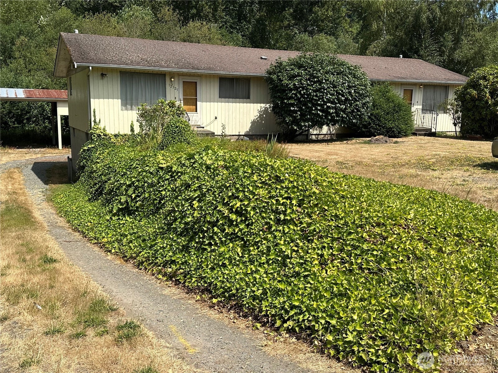 12325 VALLEY AVE E Property Photo 1