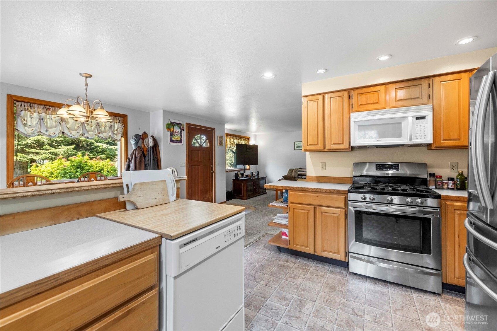 5275 Galbraith Road Property Photo 7