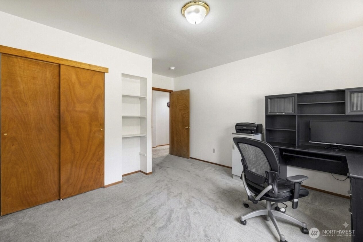 5275 Galbraith Road Property Photo 11