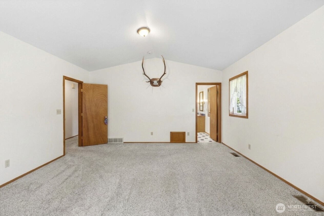 5275 Galbraith Road Property Photo 19