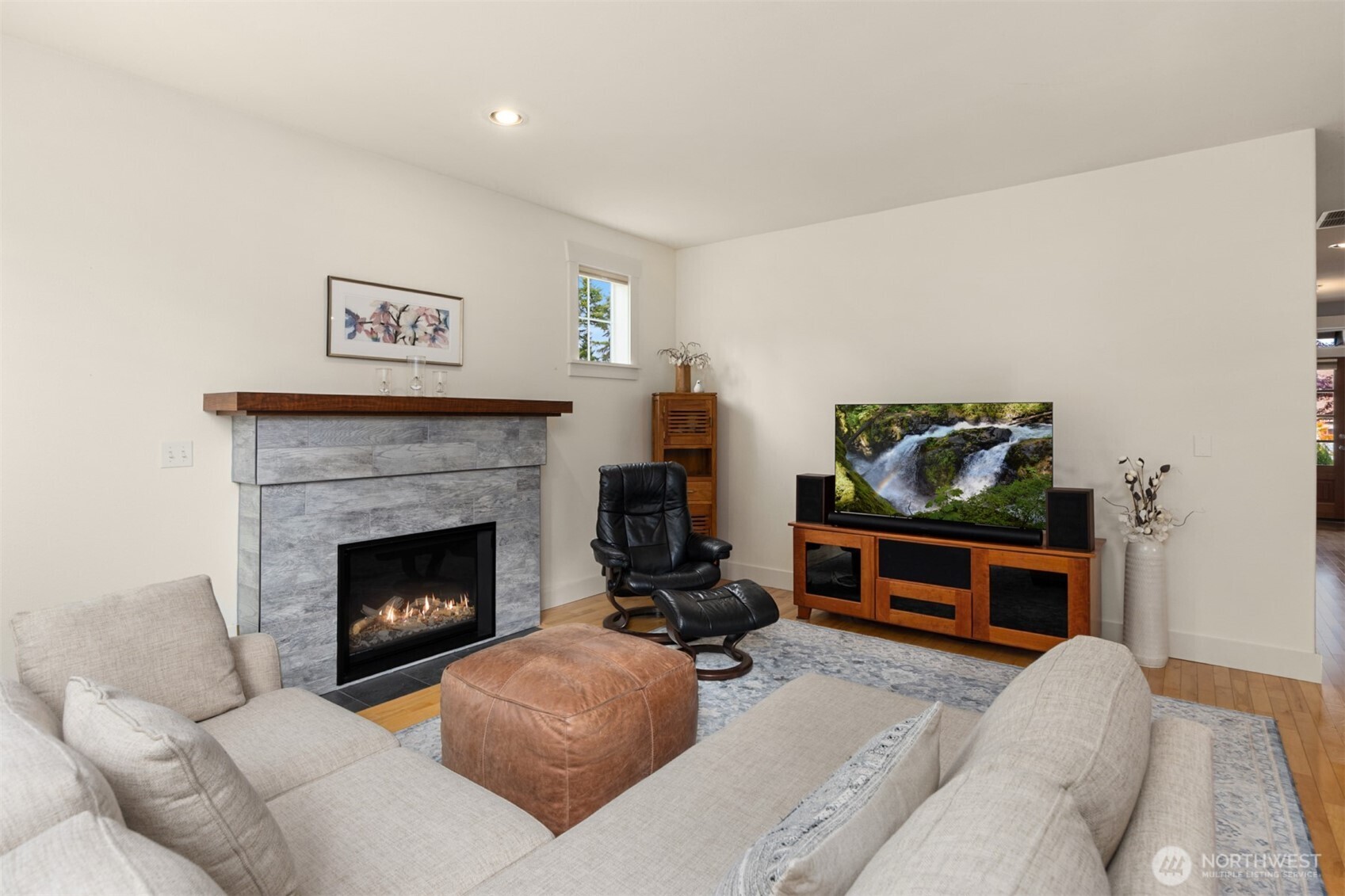 211 N Stromberg Avenue Property Photo 7