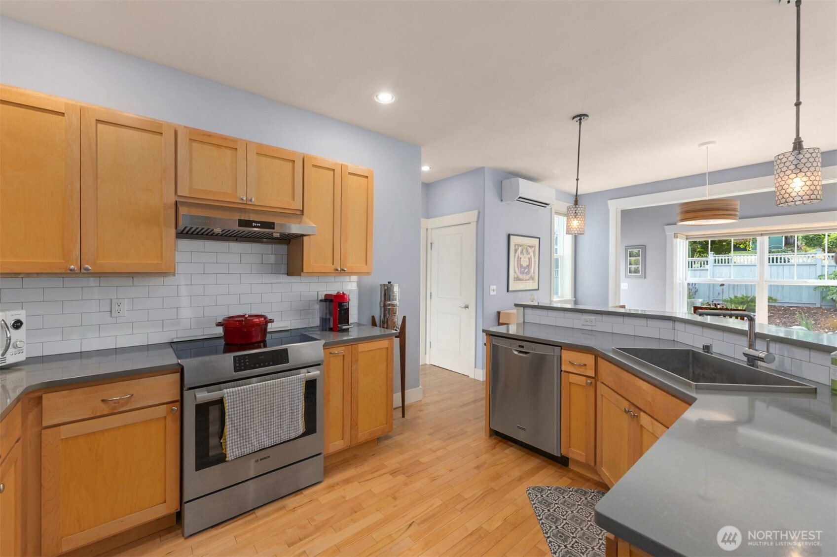 211 N Stromberg Avenue Property Photo 9