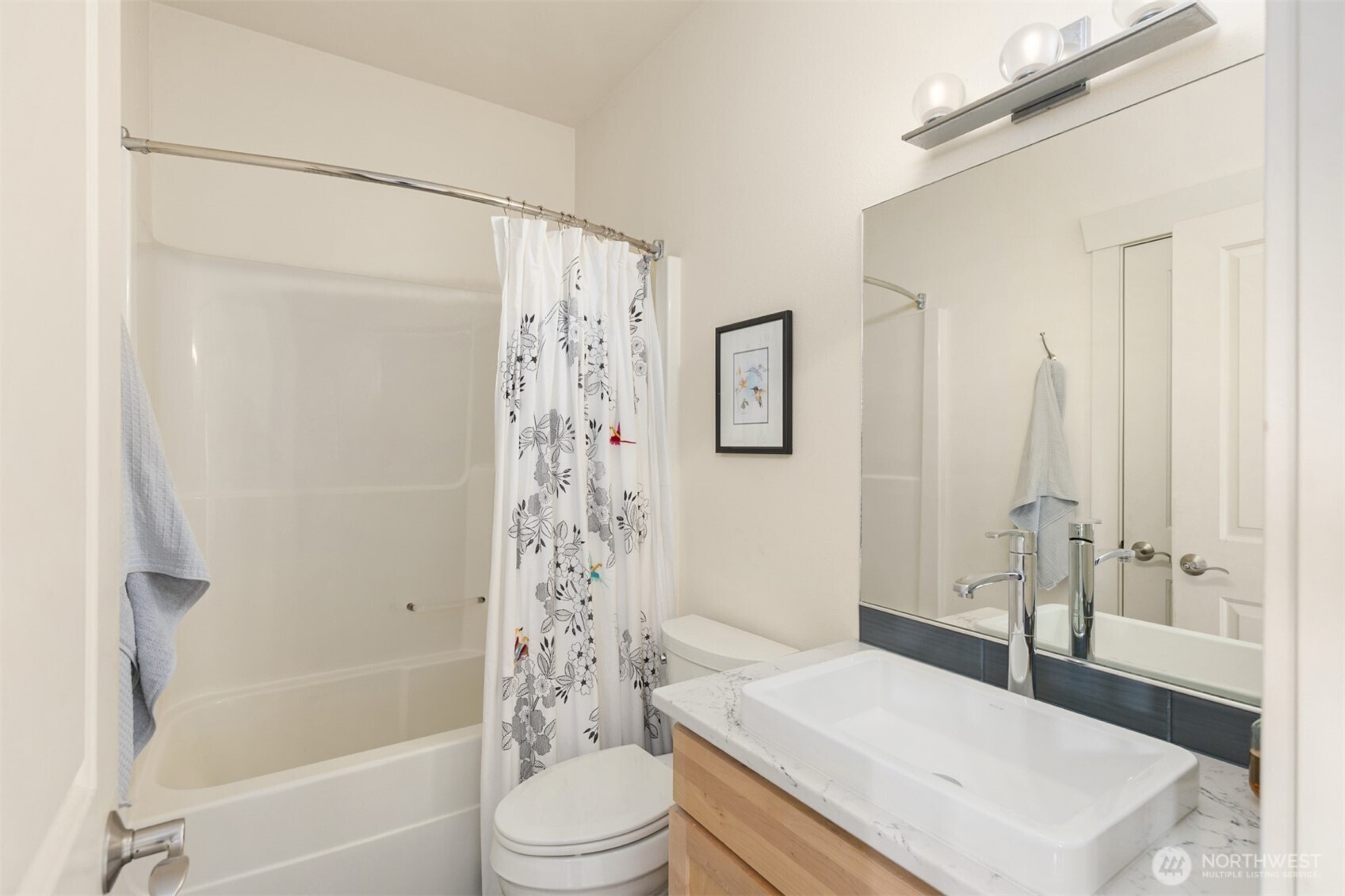 211 N Stromberg Avenue Property Photo 16