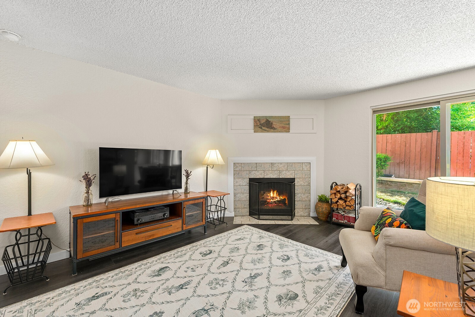 4904 81st Place 105 Property Photo 4
