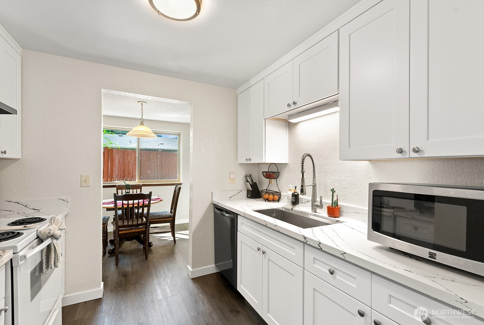 4904 81st Place 105 Property Photo 14