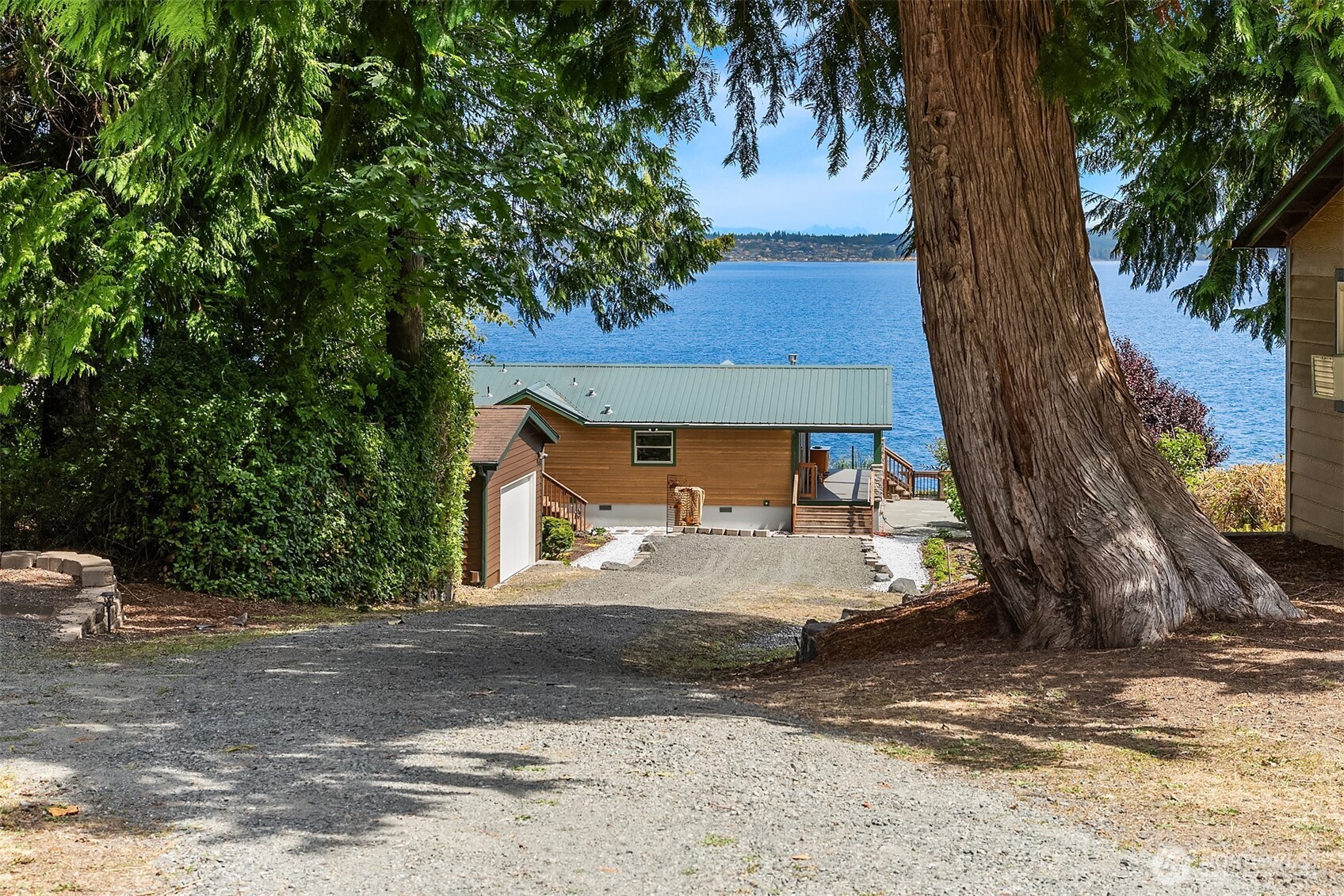 320 Tala Shore Drive Property Photo 6