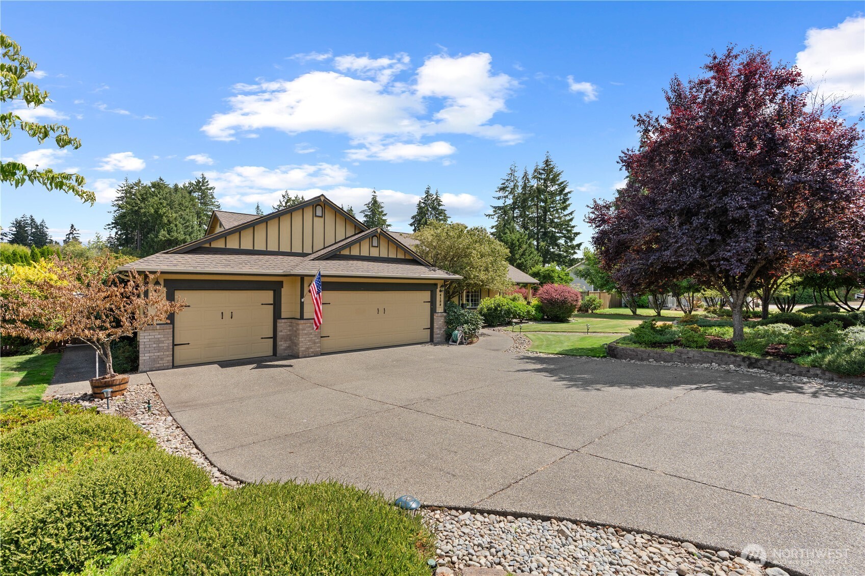 6139 86th Ave Se Property Photo 4