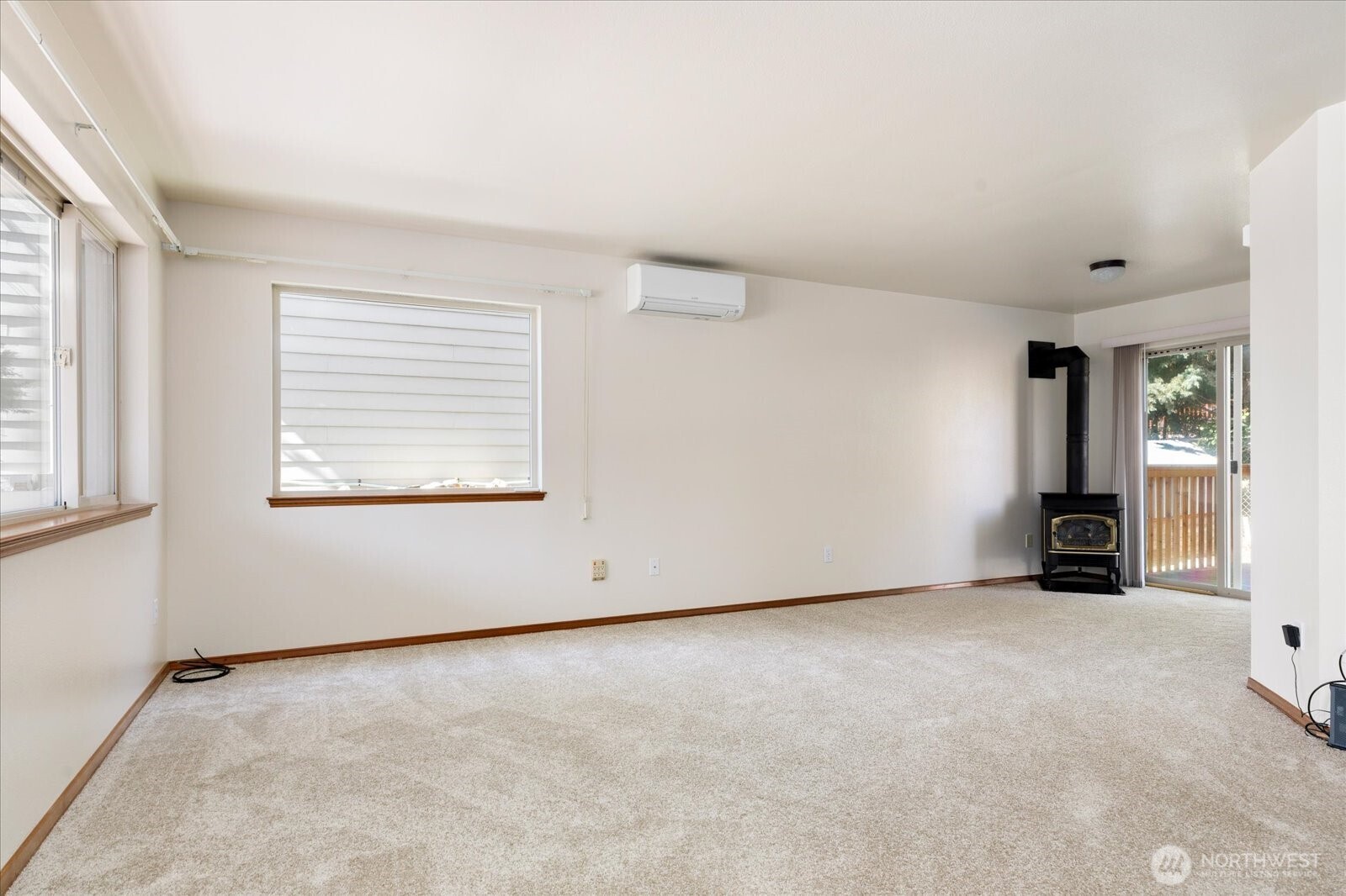 1279 Halsey Drive Property Photo 8