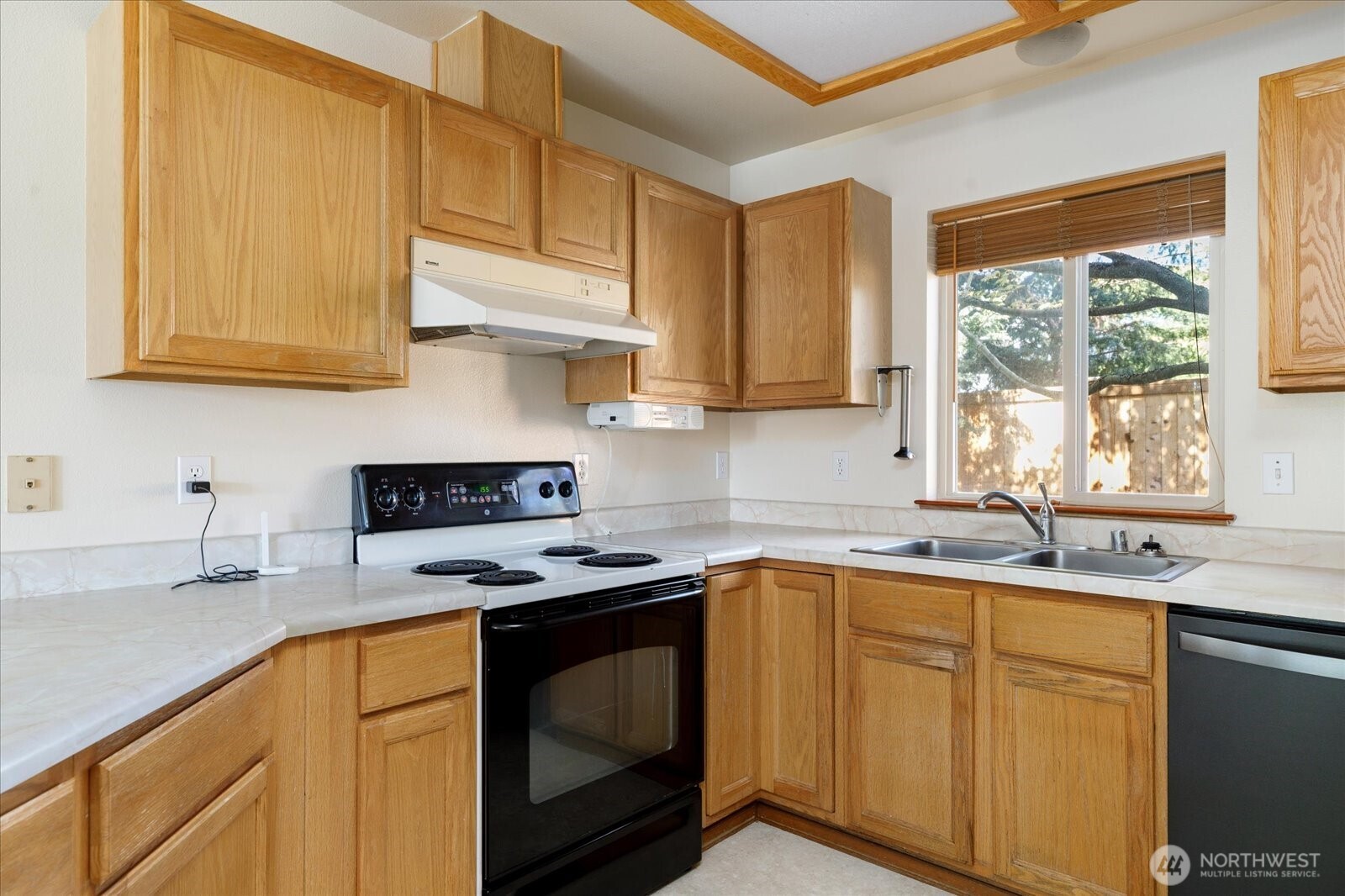 1279 Halsey Drive Property Photo 16
