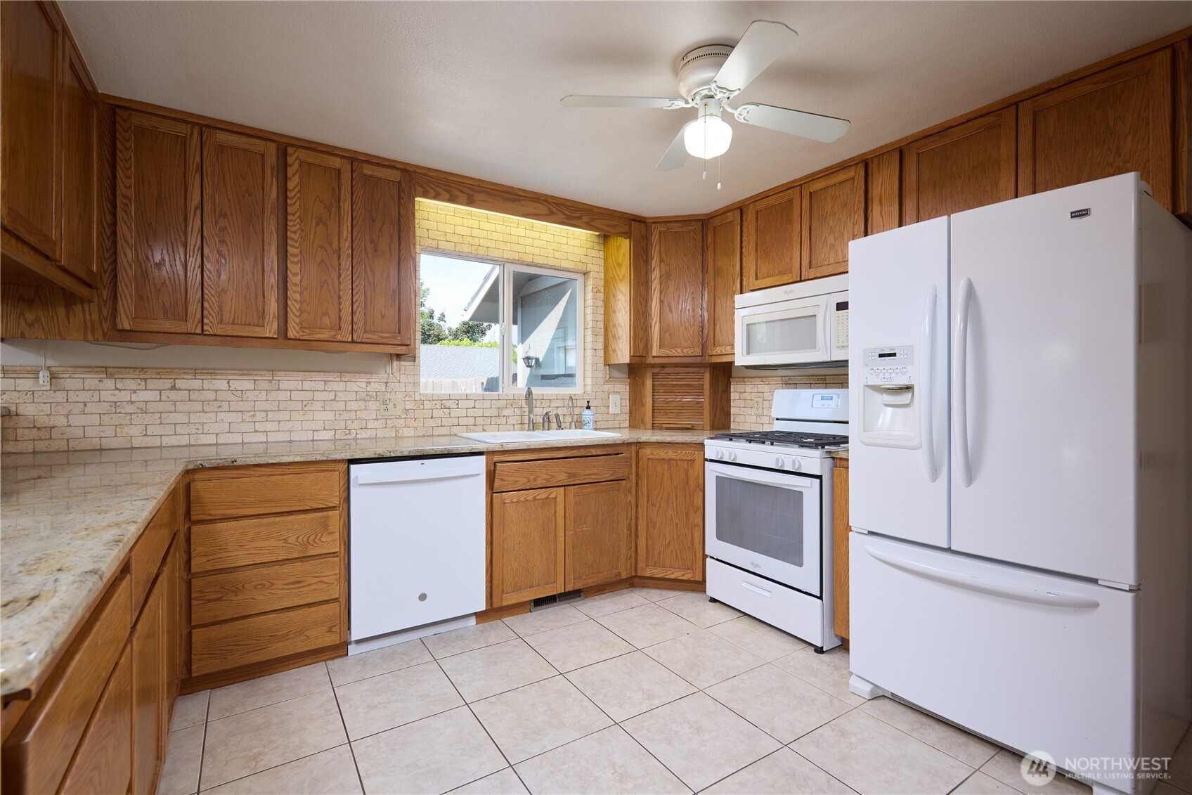 2160 Granite Drive Property Photo 4