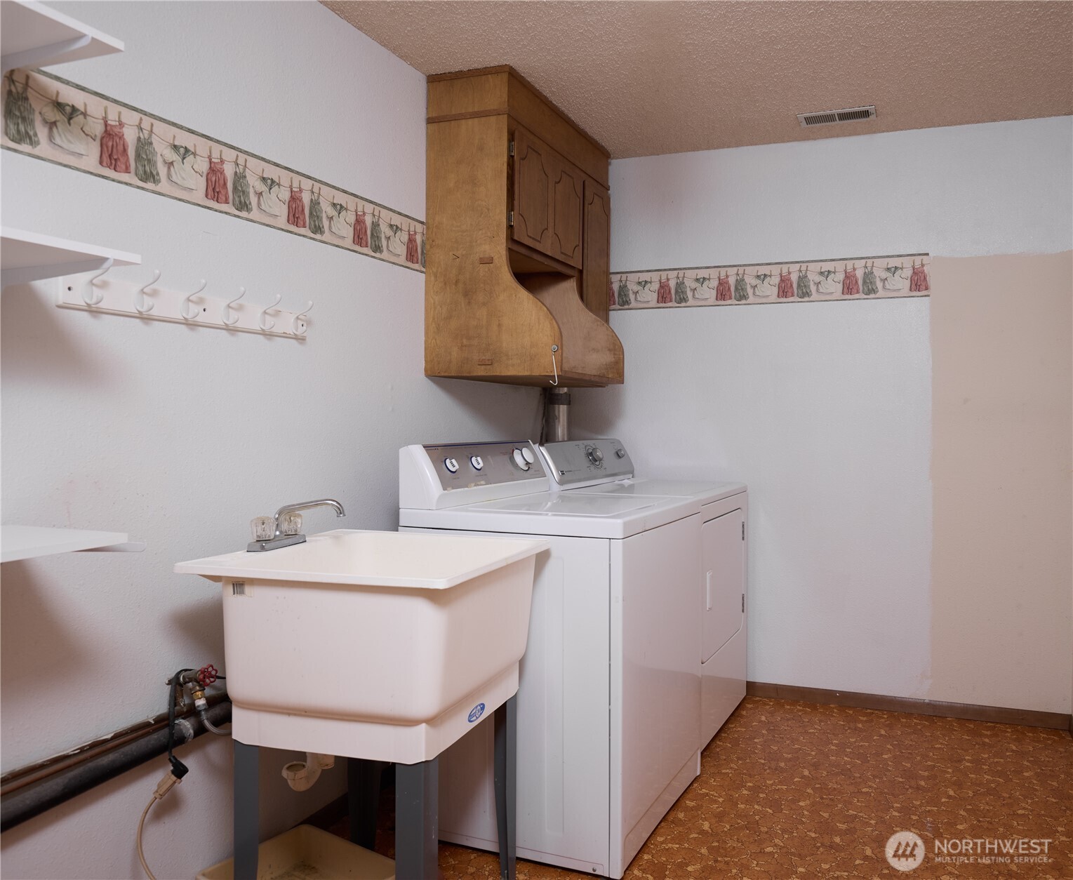 2160 Granite Drive Property Photo 34