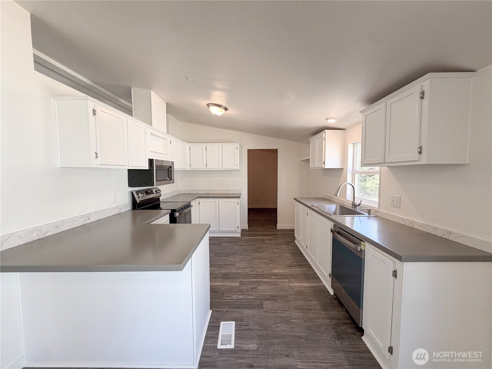 421 N 5th Street Property Photo 4
