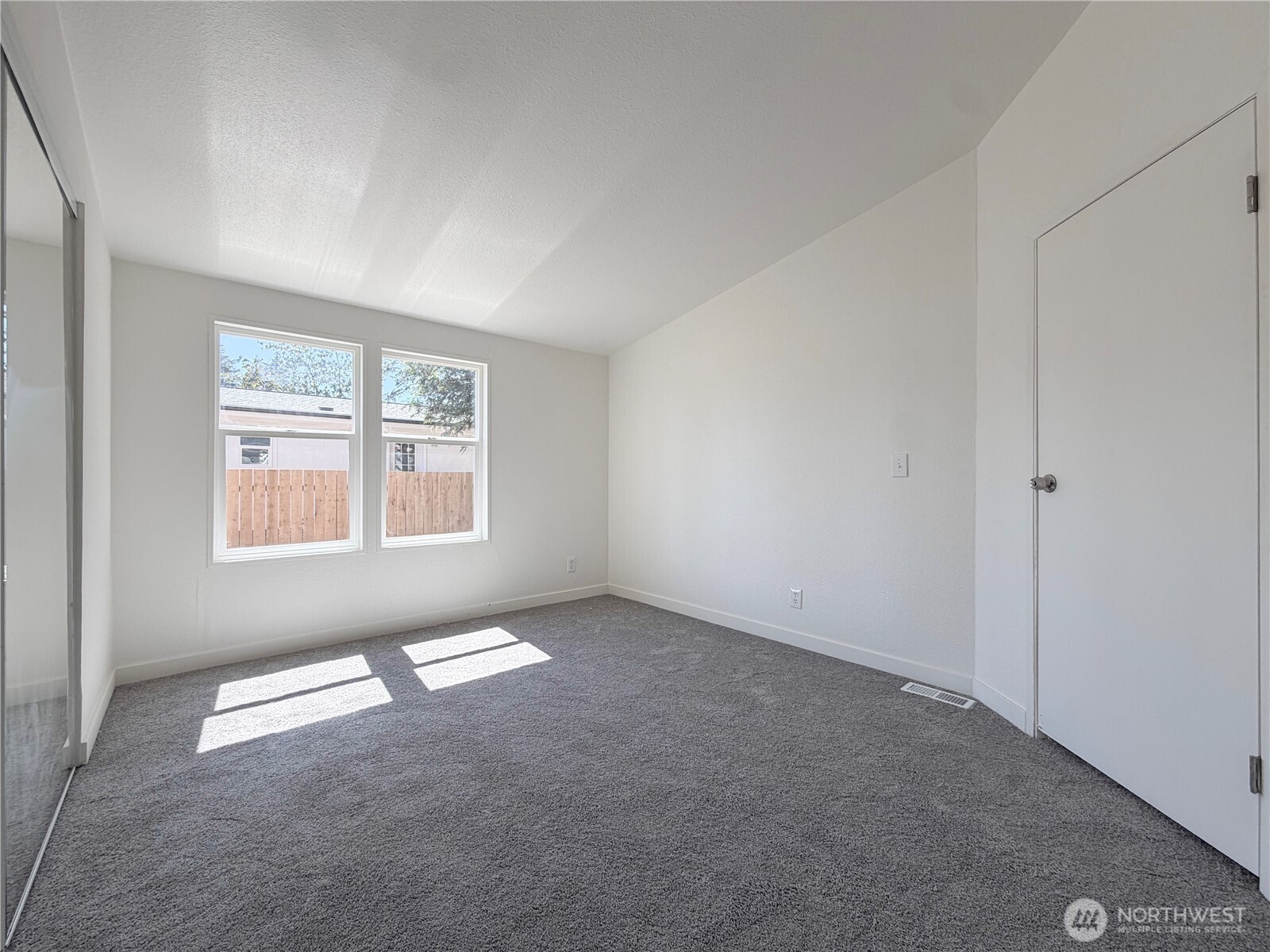 421 N 5th Street Property Photo 9