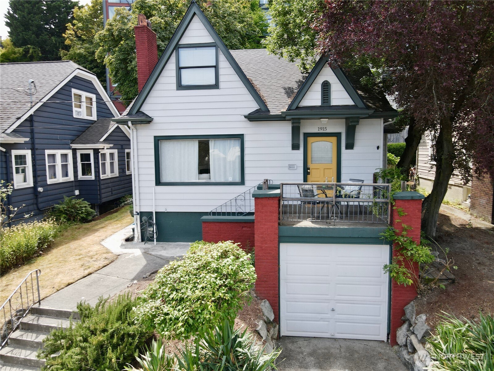 1915 Dexter Avenue Property Photo 1