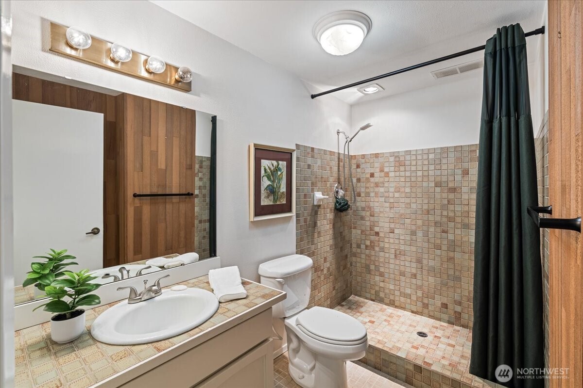 25007 Se Mirrormont Way Property Photo 24