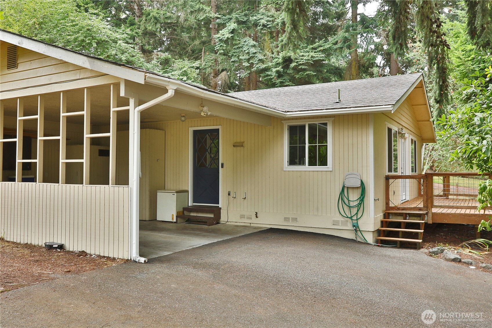 6255 Bayview Road Property Photo 1