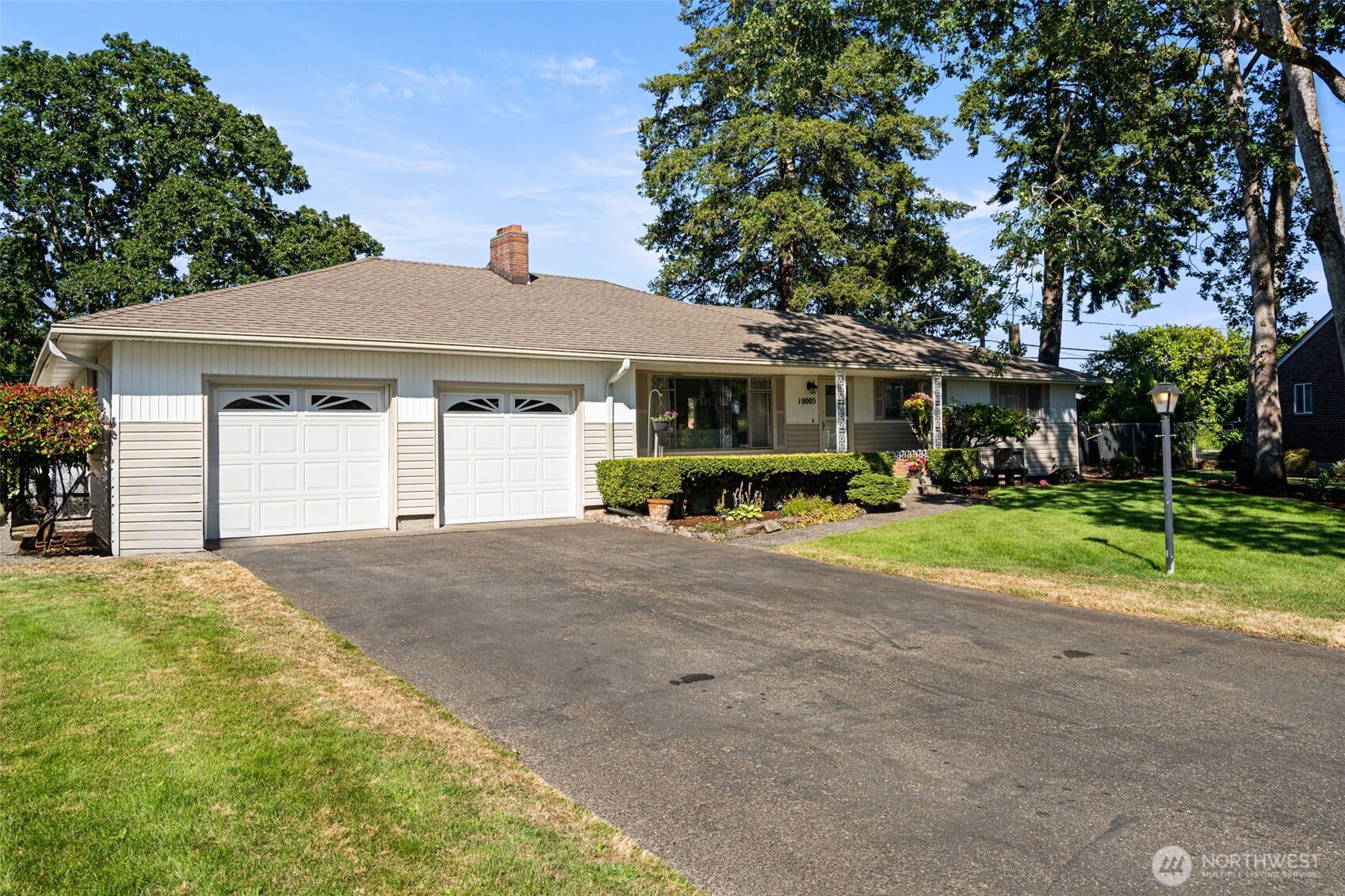 10005 Becker Drive Property Photo 2