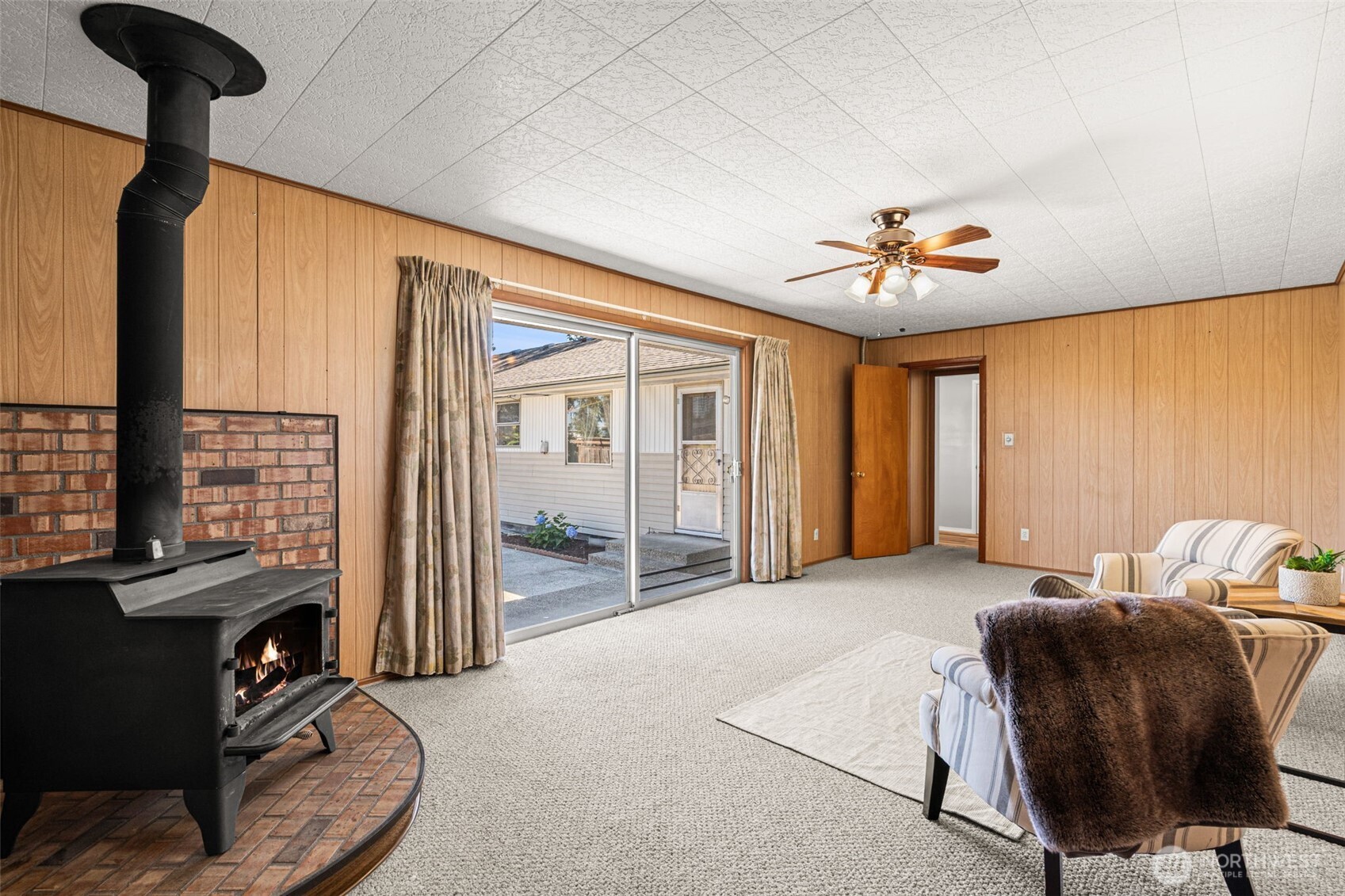 10005 Becker Drive Property Photo 8