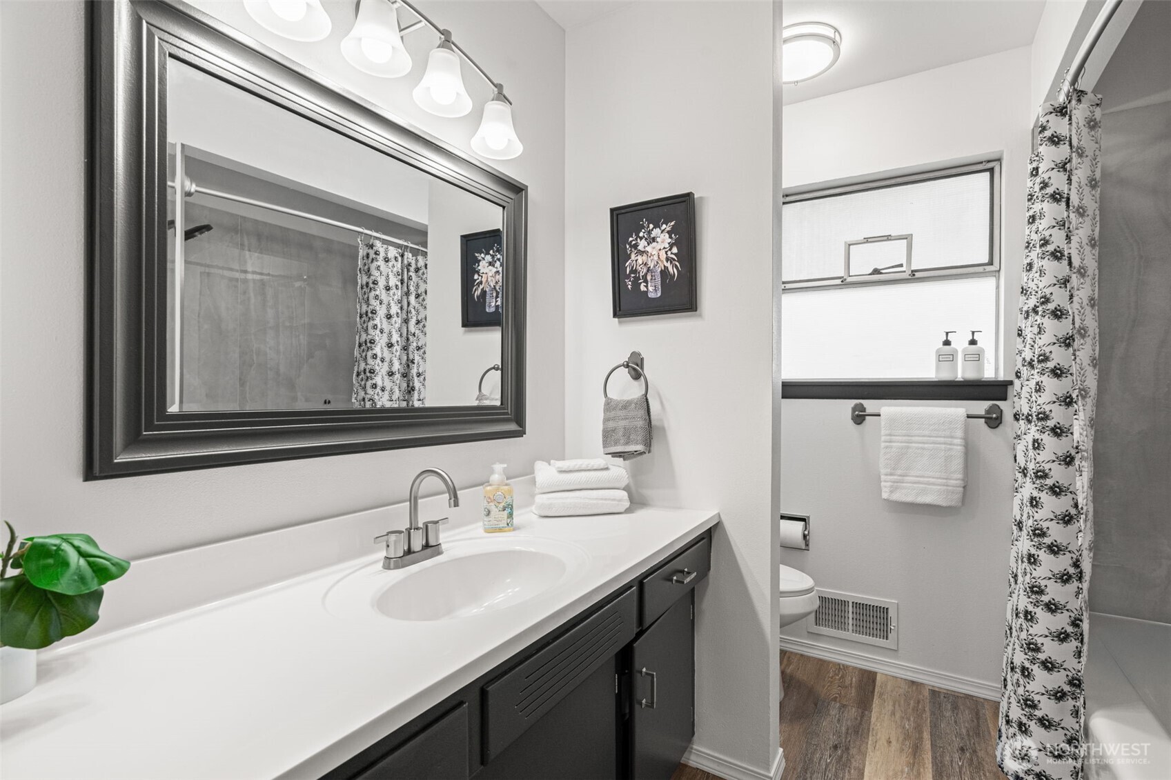 10005 Becker Drive Property Photo 16