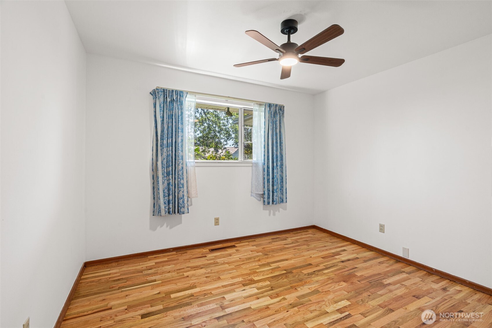 10005 Becker Drive Property Photo 17